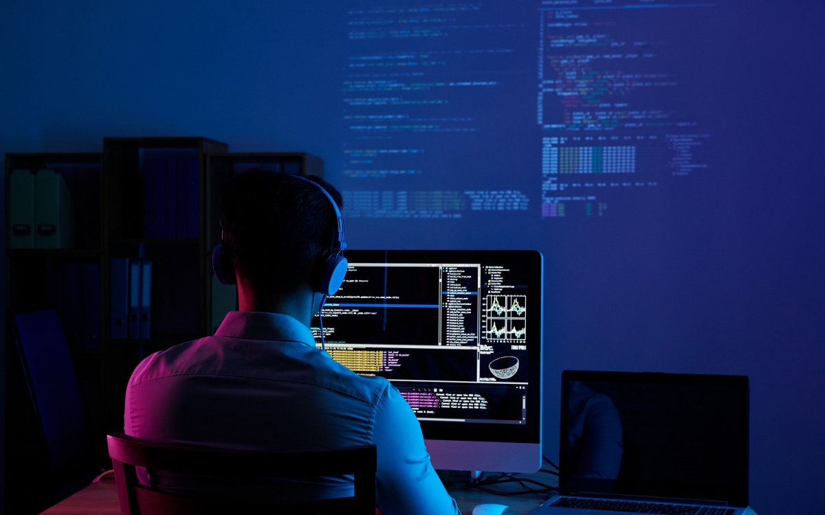 ¿Qué es la arquitectura orientada a servicios (SOA)? ¿Cuáles son los beneficios en la empresa?