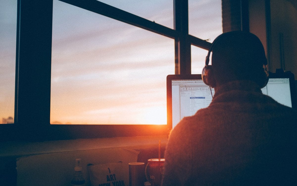 Escritorio remoto de trabajo: qué es, para qué sirve y qué ventajas tiene